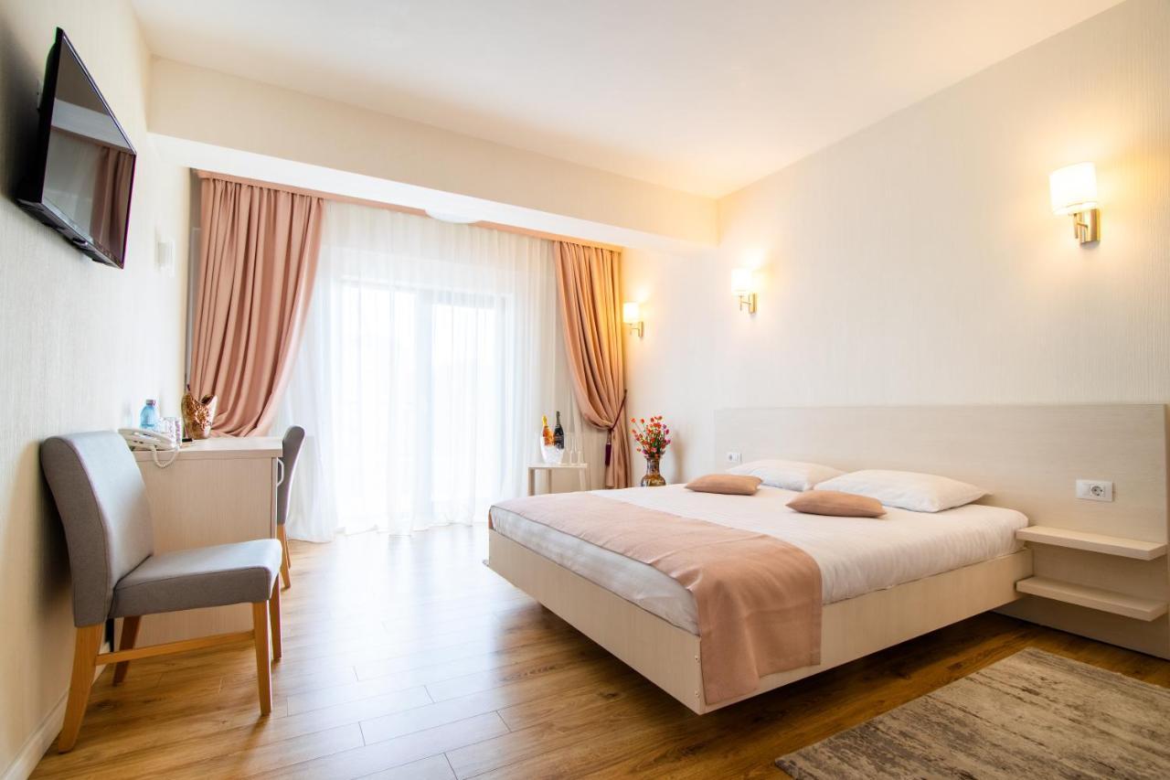 Hotel Bulevard Râmnicu Vâlcea Kültér fotó