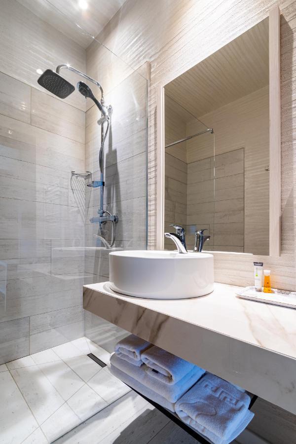 Hotel Bulevard Râmnicu Vâlcea Kültér fotó