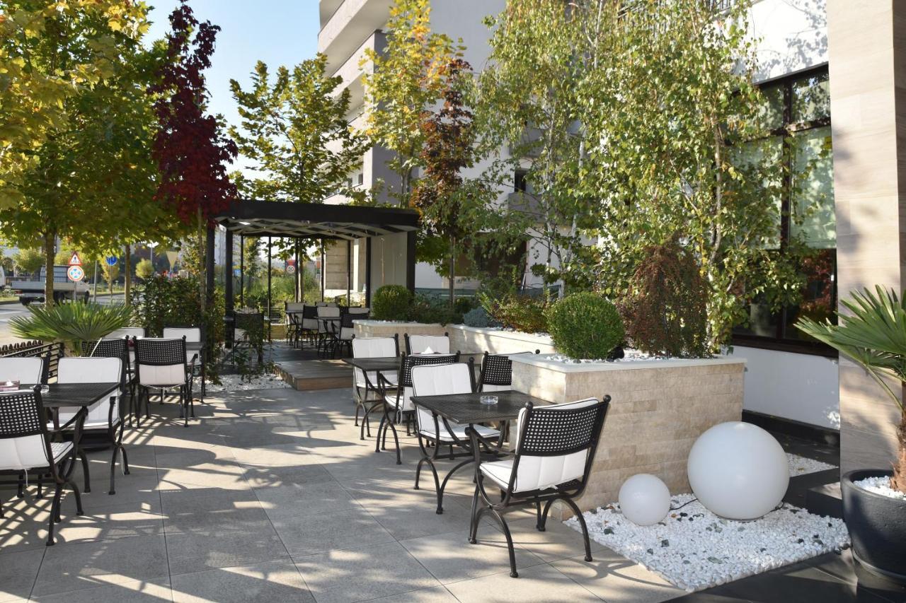 Hotel Bulevard Râmnicu Vâlcea Kültér fotó
