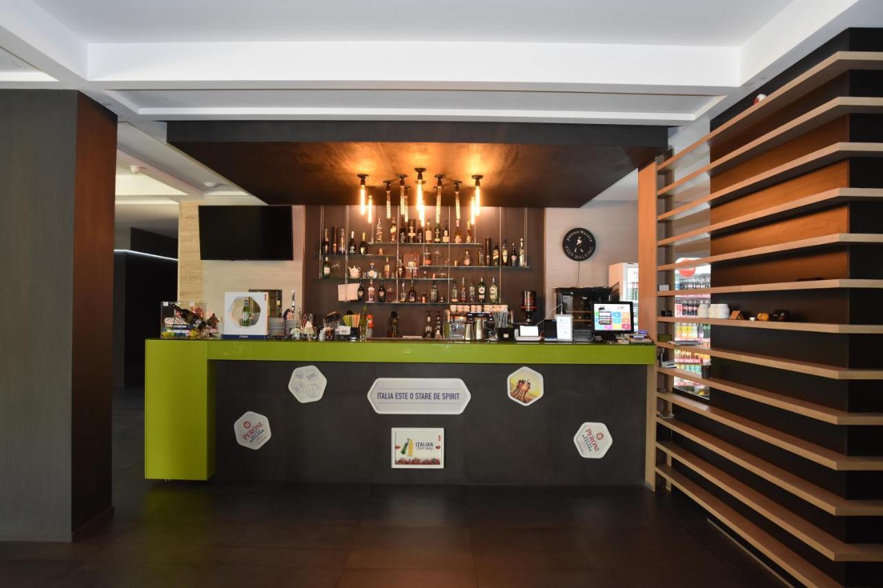 Hotel Bulevard Râmnicu Vâlcea Kültér fotó